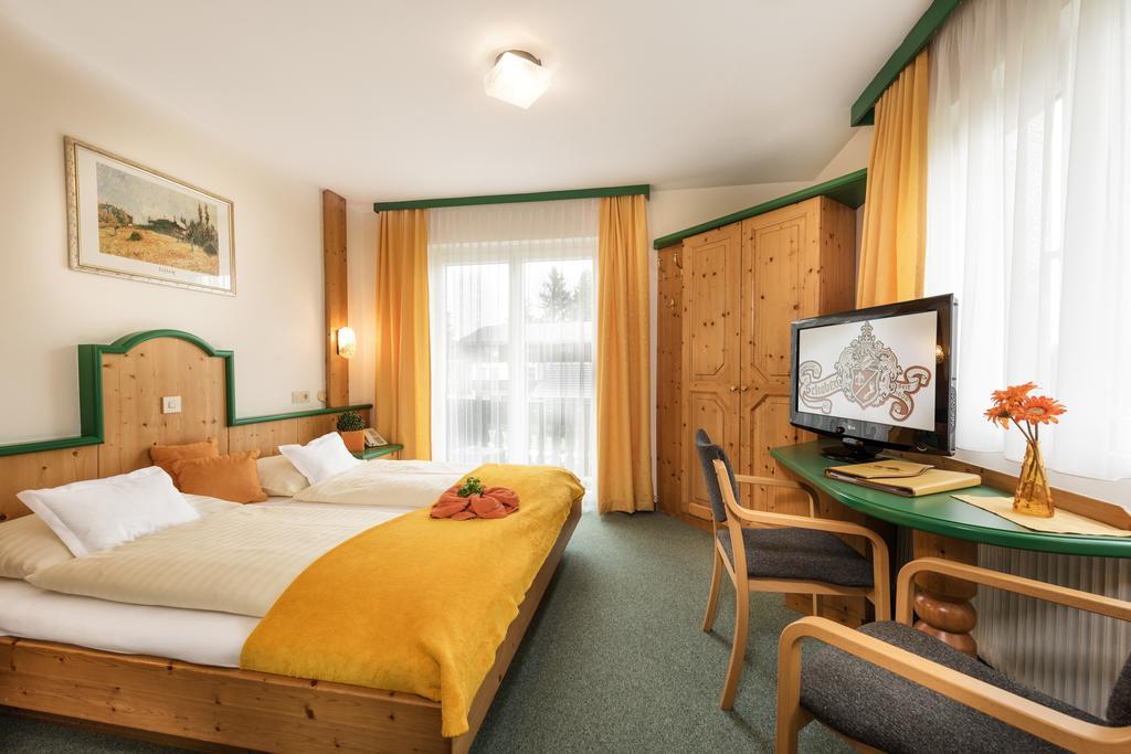 Hotel Lohninger-Schober แซงต์ท กิอร์เกน อิม อัทเทอร์เกา ภายนอก รูปภาพ