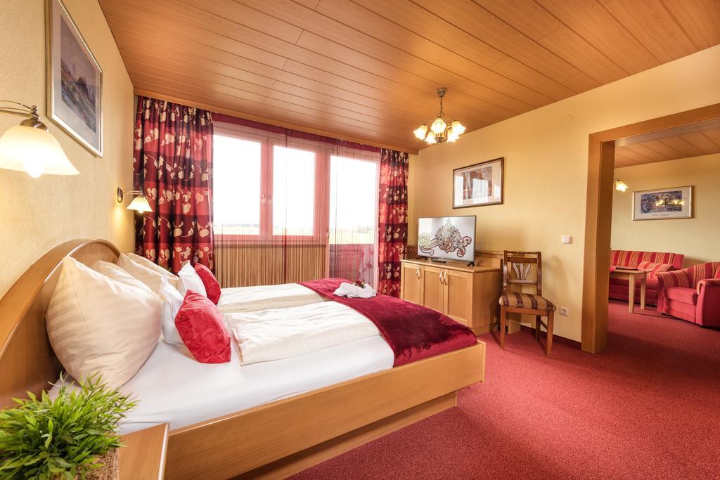 Hotel Lohninger-Schober แซงต์ท กิอร์เกน อิม อัทเทอร์เกา ภายนอก รูปภาพ